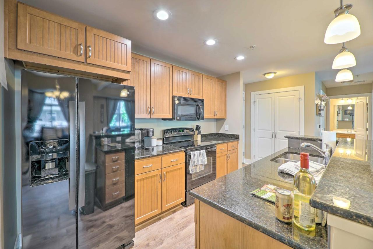 Grand Haven Condo - Walk To Nearby Hot Spots! Exteriör bild